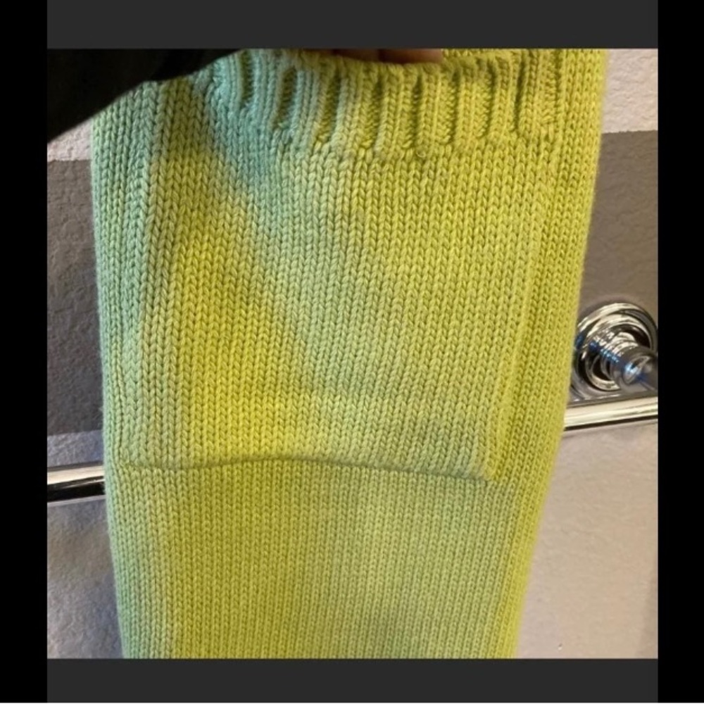 Scarf with Pockets. Green.  Excellent condition - Picture 4 of 9